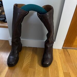 Frye Kate pull on women’s boot in dark brown